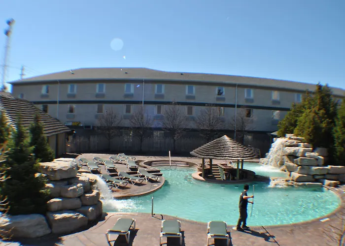 3 star hotel: Commodore Resort